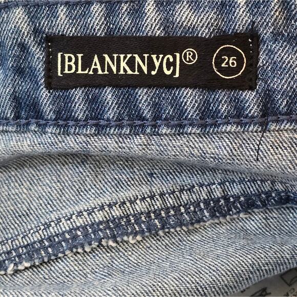 Blank NYC Rhinestone Studded Straight Leg Cropped Light Wash Jeans Size 26 New - Picture 14 of 15